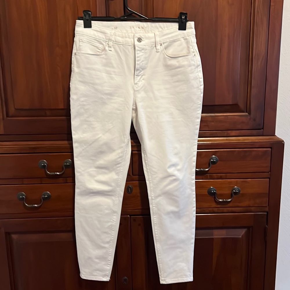 White House Black Market - the Skinny Ankle - size 8P